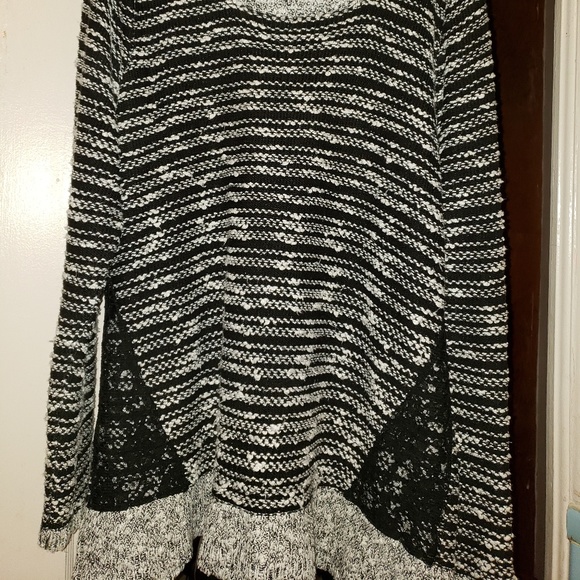 Maurices Sweater with lace size 3 - Picture 2 of 4